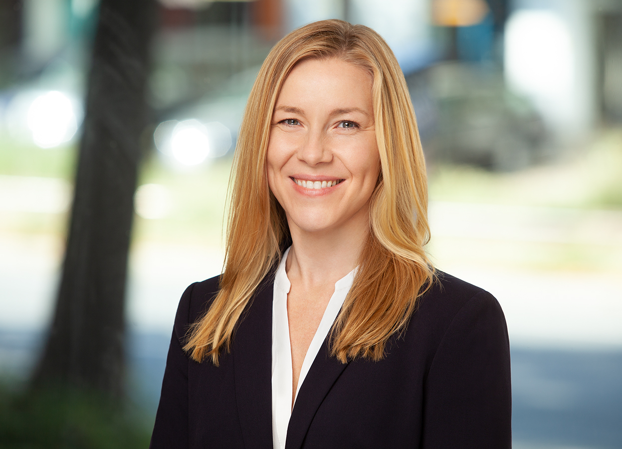 Céline Corsini en cabine d'interprétation